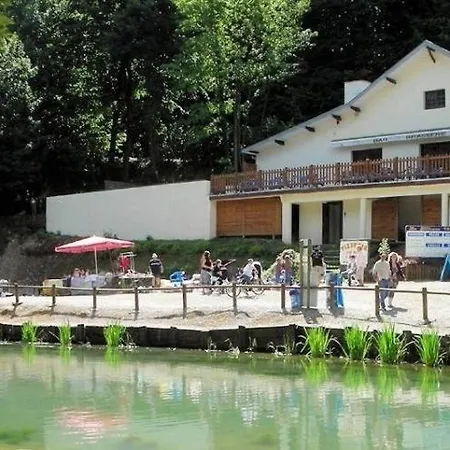 Camping - Mobil Moderne Campsite Warlincourt-les-Pas